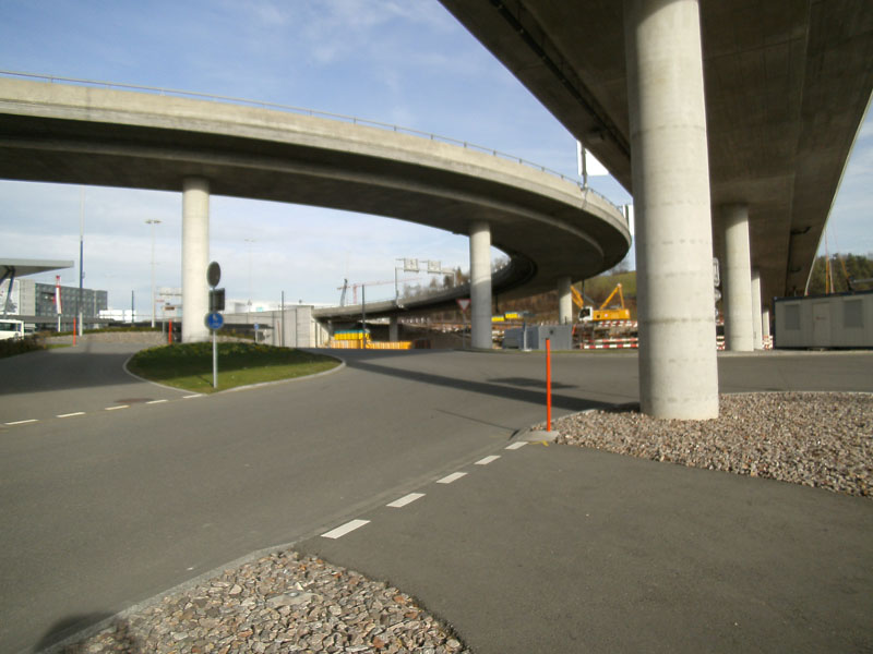 Zufahrtsrampe Flughafen Zürich